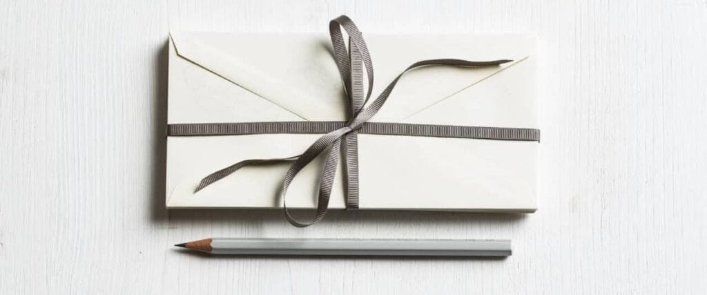 宝塚チケットの独特の慣例「お花代」ってなに？いくらぐらいが目安？