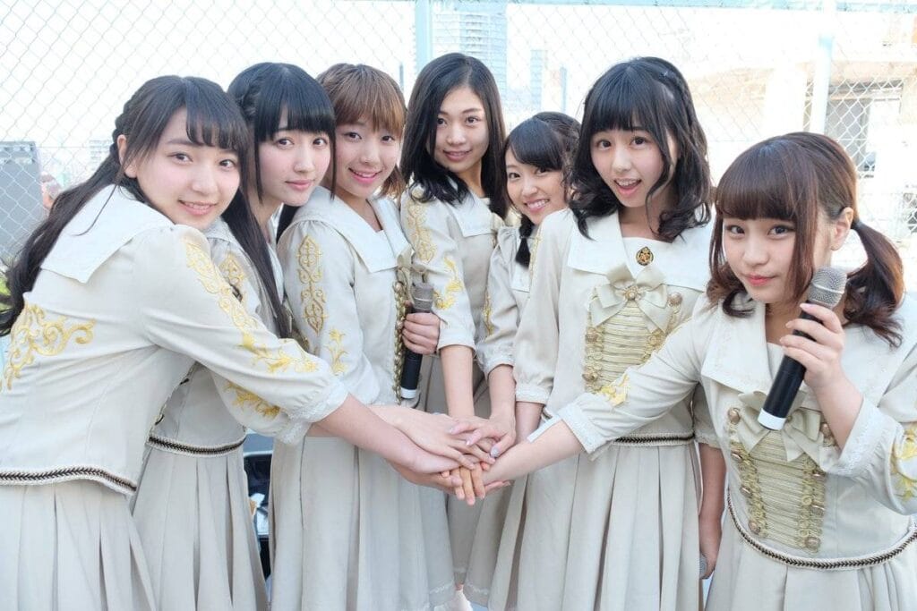 エモーショナルで文化的！？みんな可愛いアイドルグループ・転校少女歌撃団を紹介