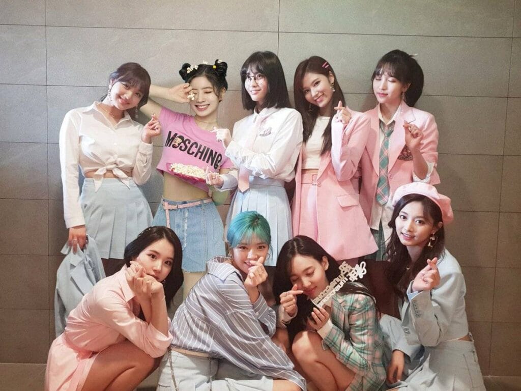【TWICEの「チンチャ」を解明♡】公式の身長・体重は実際の身長・体重と本当に全く同じなのか調査
