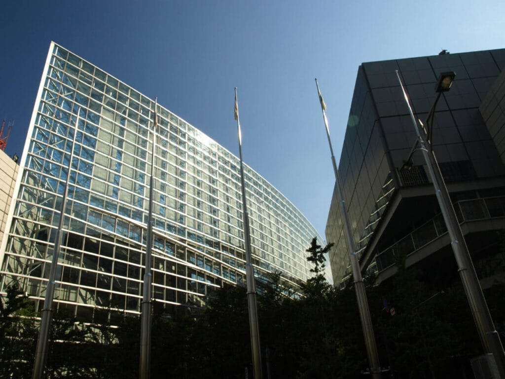 東京国際フォーラム周辺の女性におすすめ格安ホテル4選！遠征ホテルの相場や選び方、予約の裏技も紹介