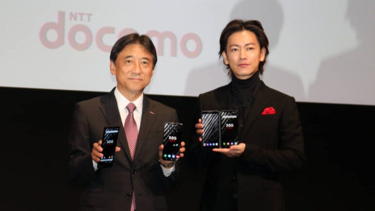 佐藤健が5G初体験！NTTドコモ5Gプレサービス発表会に登場