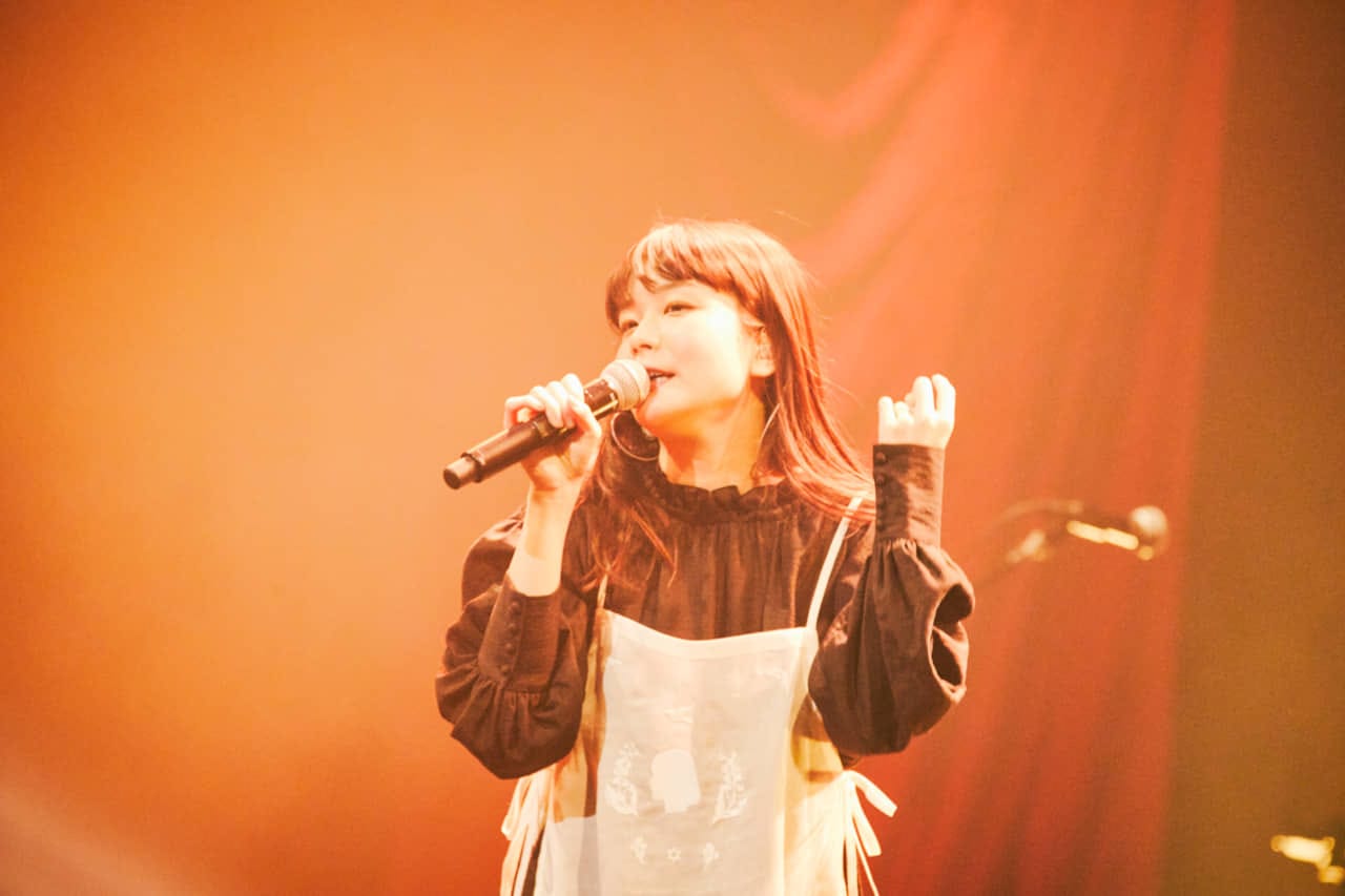 吉澤嘉代子「デビュー5周年記念 吉澤嘉代子のザ・ベストテン」ライブレポート