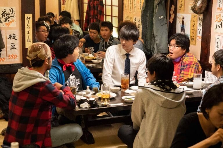 吉沢亮、お酒で豹変！馬乗りに土下座…！？「国宝級」を完全封印！映画「一度死んでみた」