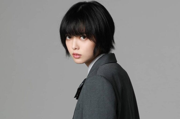 平手友梨奈「自分にとっても新しい挑戦」。映画「さんかく窓の外側は夜」で呪いを操る女子高生役に！