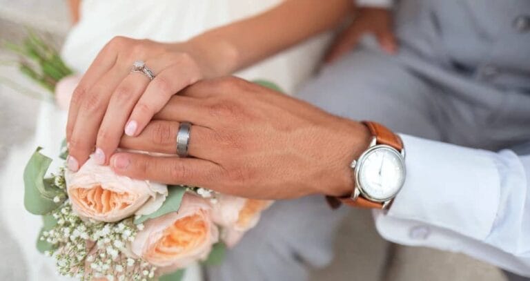 声優同士のカップルも！有名人と結婚した声優さんまとめ