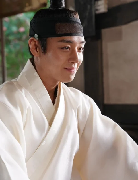 15kg減量 パク・ジフンがStray Kidsら強豪を抑えブランド評判1位。大ヒット映画で「1000万人俳優」目前