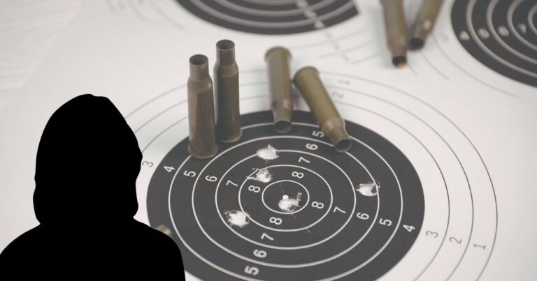 【衝撃】金正恩総書記の娘が拳銃を試射。「強キャラ感」あふれるオーラに反響