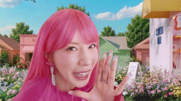 仲里依紗、ピンクヘアでハッピーに3変化！『ホットペッパービューティー』新CMで圧巻の表現力