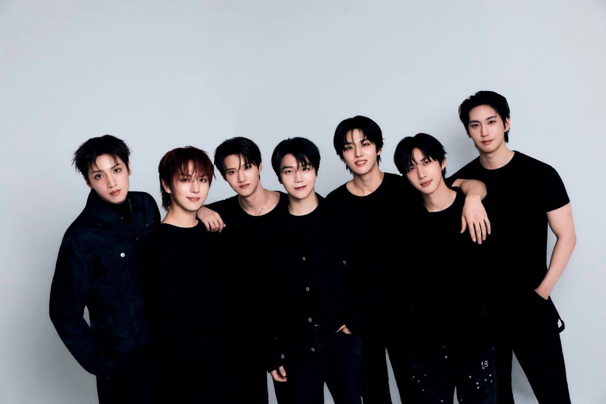 pentagon メンバー　団体写真